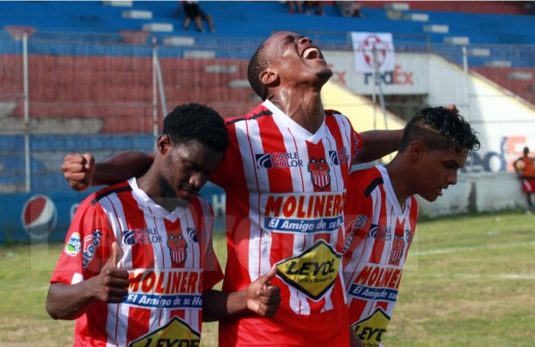 El Vida se impuso al Honduras Progreso en un festival de goles