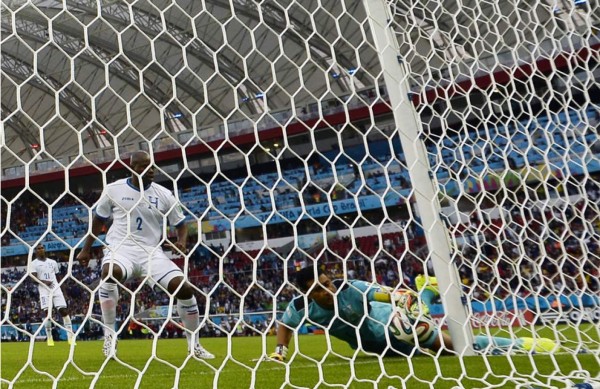 La tecnología no acaba con la controversia del gol fantasma