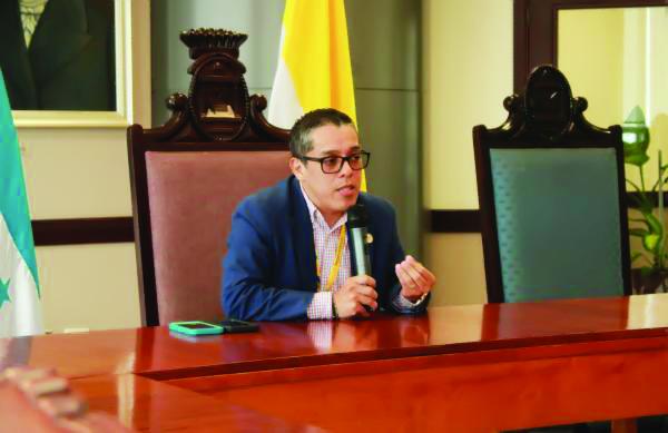 Unah prioriza reinserción estudiantil