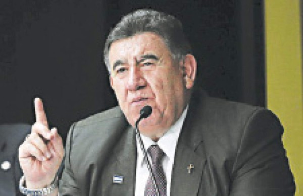 Más de tres millones anuales cobra el presidente del BCH