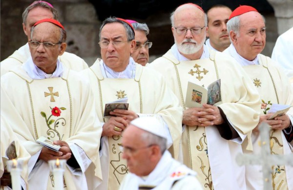Cardenal hondureño advierte a Francisco sobre la oposición de la vieja curia