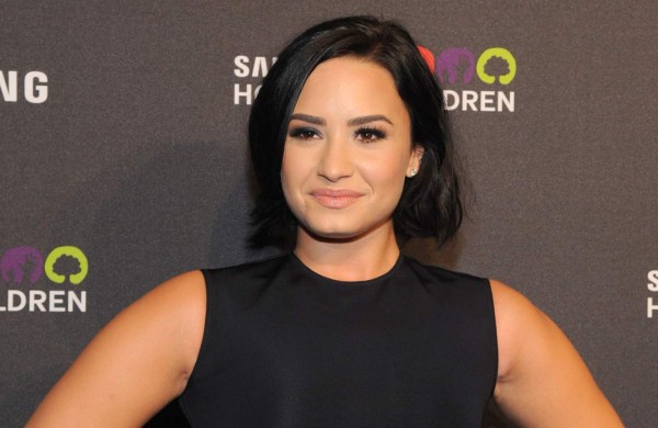 Lovato tuvo un padre abusivo y mezquino