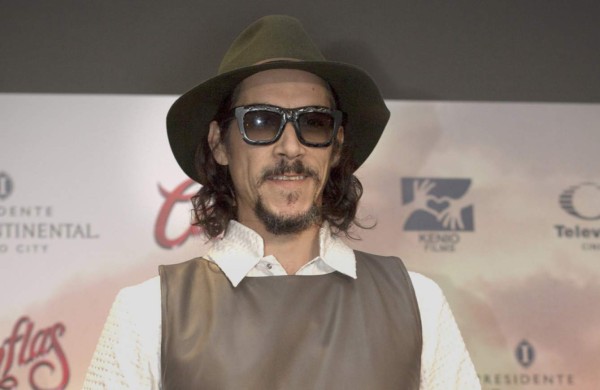 Óscar Jaenada enfada a los medios mexicanos con su 'soberbia' actitud