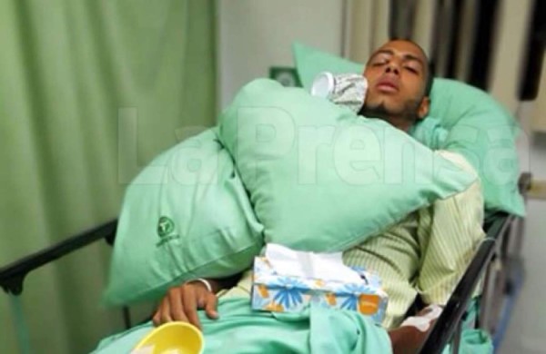 Eddie Hernández ingresa al quirófano para ser operado