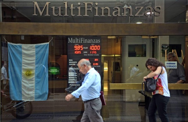 Argentina elimina control a la compra de dólares