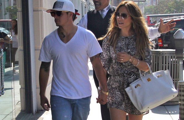 Casper Smart, relacionado de nuevo con una transexual