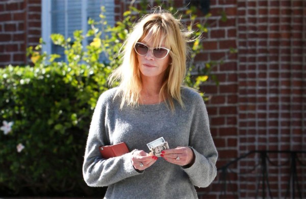 Melanie Griffith se desprende de su anillo de casada