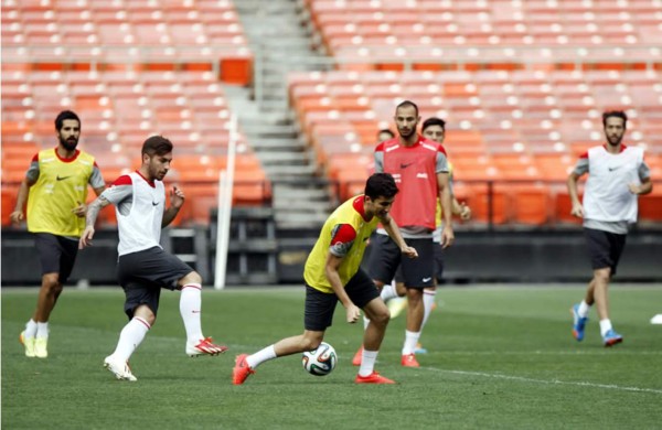 Nuri Sahin no jugaría ante Honduras por lesión