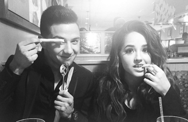 ¿Confirma Becky G su romance con Luis Coronel?