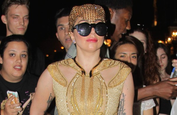 Lady Gaga planea casarse en el espacio