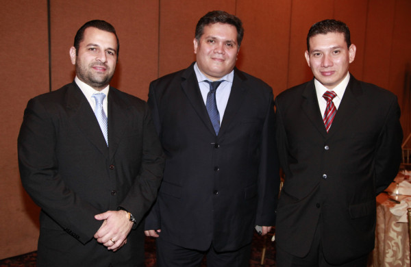 Diunsa reconoce a grandes empleados