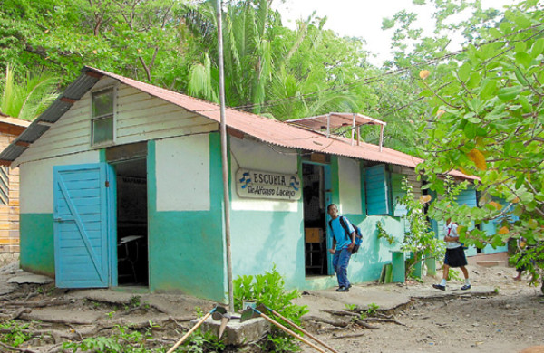 El reto de ir a la escuela en los Cayos Cochinos