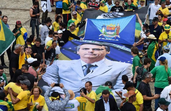 Brasil: Bolsonaro asume hoy con la confianza de un 65 % de los brasileños