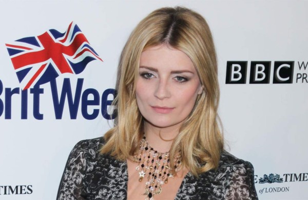 A Mischa Barton podrían embargarle el auto