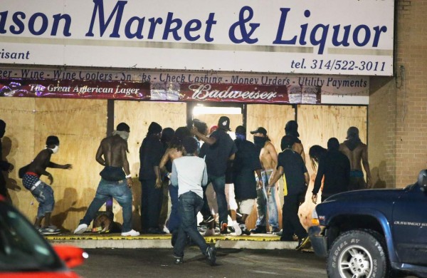Emergencia en Misuri por saqueos y protestas tras muerte de joven