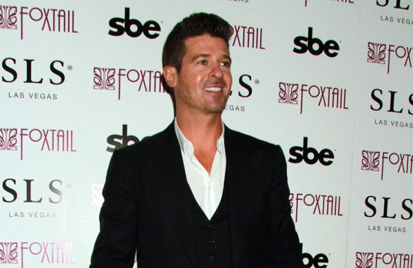 Robin Thicke se niega a ver a su hijo