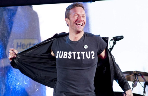 Chris Martin, eclipsado por la belleza de Harry Styles