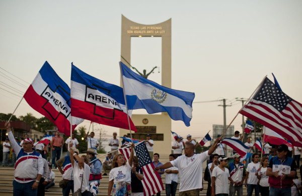 Salvadoreños votarán por la continuidad o el cambio  