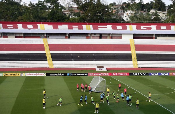 Francia prepara su estrategia a puertas cerradas