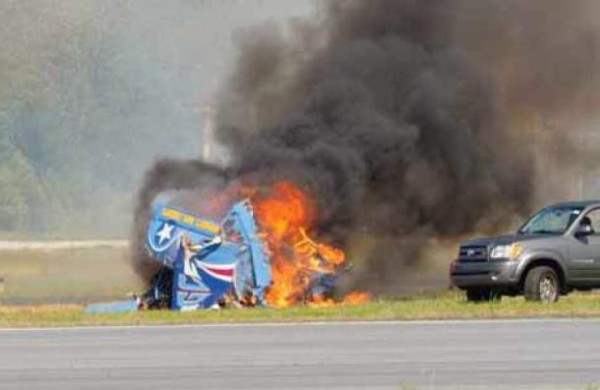 Así murió un piloto que estrelló su avión en un show