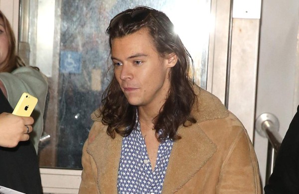Harry Styles quiere desligarse de Simon Cowell