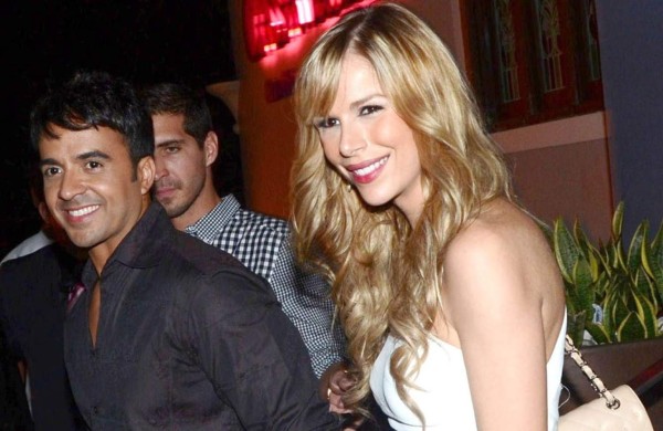 Águeda López controla a las fans más radicales de Luis Fonsi