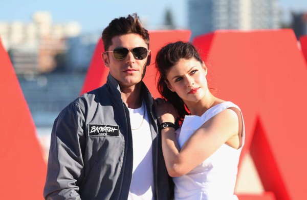 Zac Efron coquetea con Alexandra Daddario en Instagram