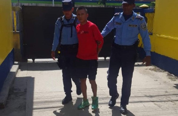 Lo capturan por darle salvaje golpiza a su abuela