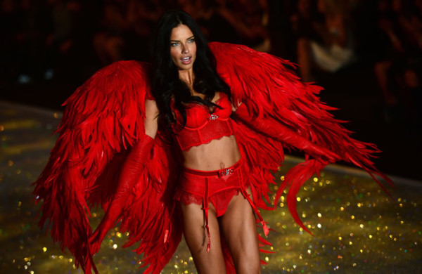 Derroche de sensualidad en el desfile de Victoria's Secret