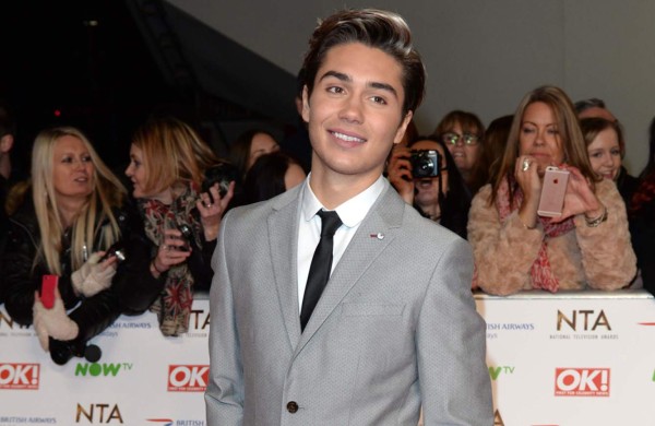 George Shelley, del grupo Union J, confiesa ser bisexual