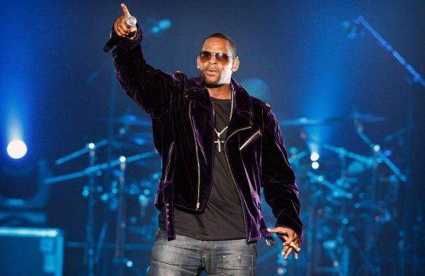 Meten a la cárcel a R. Kelly por no pagar manutención de un hijo