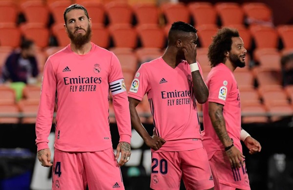 El Real Madrid perdió por goleada contra el Valencia en Mestalla.