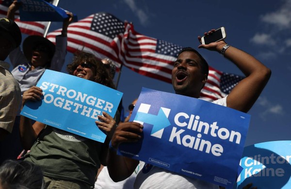 Clinton y Trump lanzan nuevos anuncios en la recta final de las elecciones