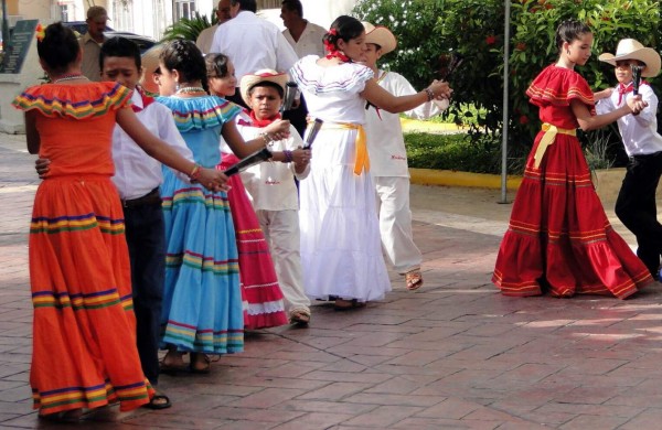 116 escuelas y 36 colegios desfilarán en El Progreso