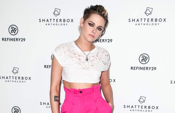 Kristen Stewart es captada besándose con su nueva novia en Coachella