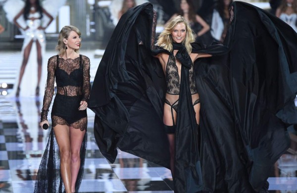 Karlie Kloss quiere convertir a Taylor Swift en ángel de Victoria's Secret