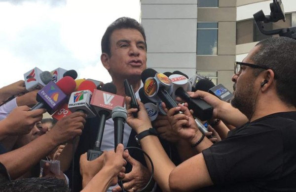 Salvador Nasralla llama a protestar contra Juan Orlando Hernández