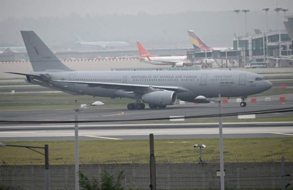 Una explosión en el aeropuerto de Kabul deja una decena de muertos