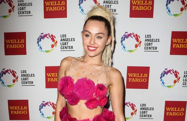 Miley Cyrus critica la frivolidad de los medios