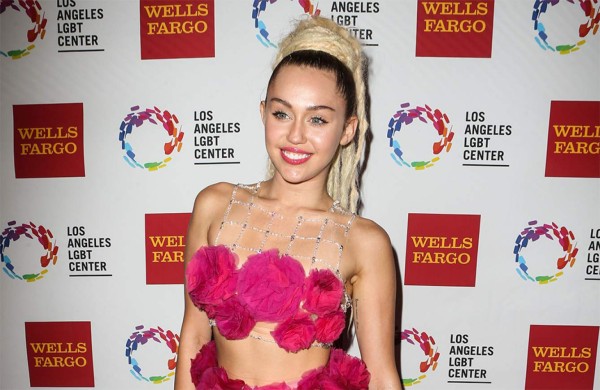 Miley Cyrus critica la frivolidad de los medios