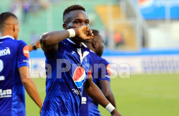 Motagua le pasó por encima al Marathón con Panenka de Rubilio Castillo