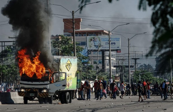 Otra jornada de vandalismo, saqueos, violencia y millones en pérdidas