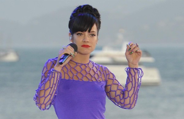 Lily Allen se queda sin mánager   