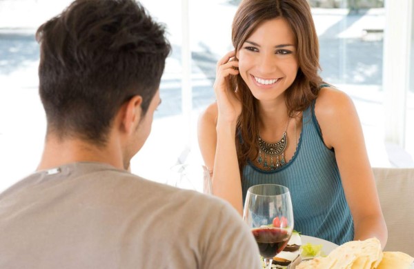 ¿Qué es lo primero que ve un hombre en una mujer?