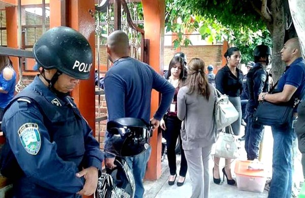 Militarizan edificios de Hondutel en Tegucigalpa tras despidos