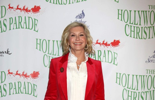 Olivia Newton John fuma marihuana para su tratamiento contra el cáncer  