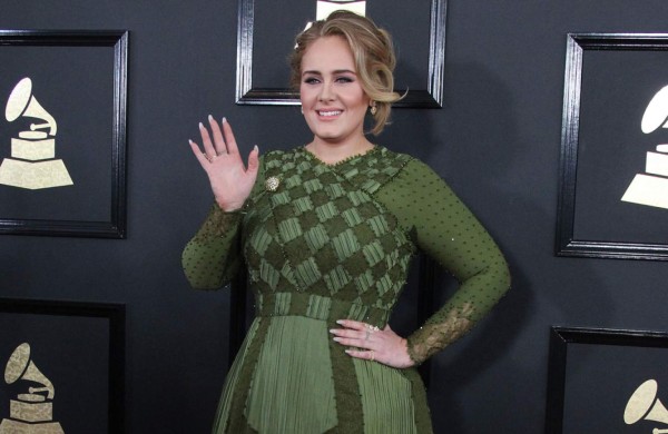 Adele quiere compartir la custodia de su hijo con su ex pareja