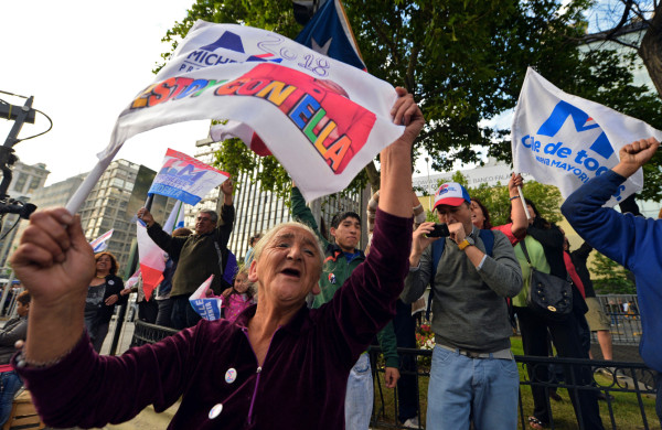 Bachelet y Matthei a segunda vuelta en Chile