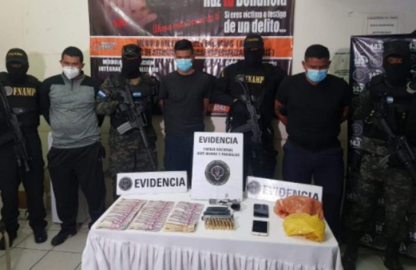 Capturan a policías que iban a meter pistolas escondidas en arroz chino en cárcel de El Porvenir