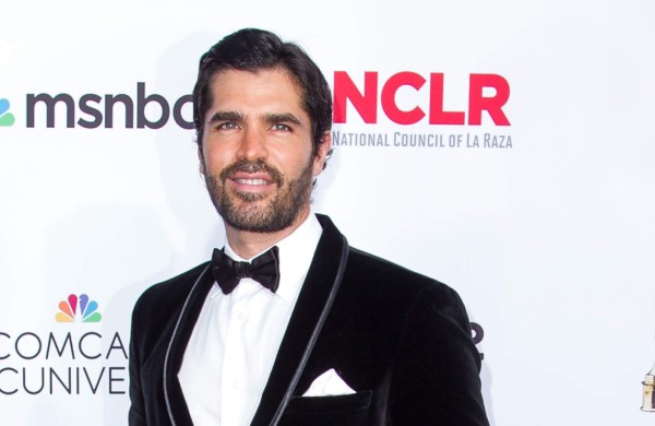 Eduardo Verástegui inicia su día con una oración